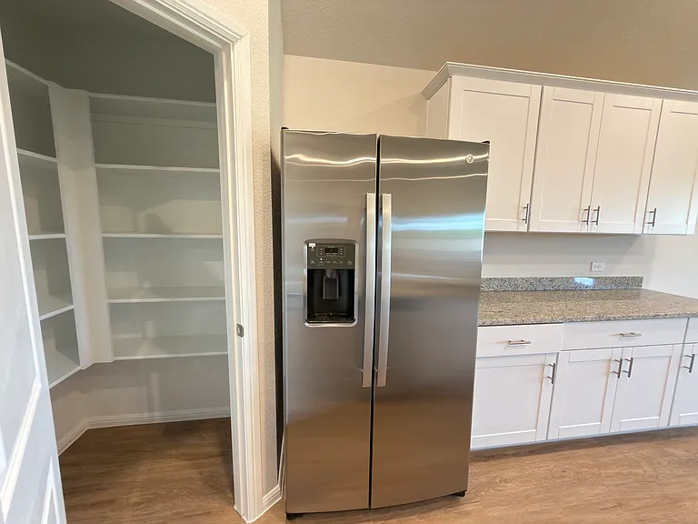 406 Kingsbury Ave — Photo 11