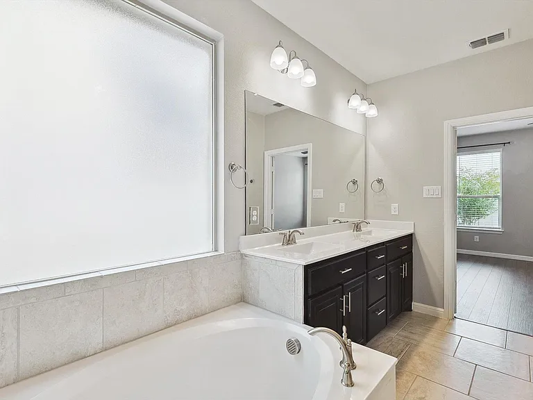 2108 Blackrail Ct — Photo 9