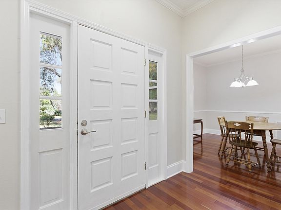 3rd image of 3045 Banks Rd