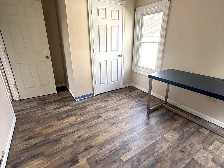 841 Hill St — Photo 7