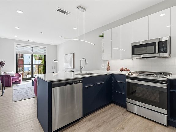 4th image of 656 Saratoga St #214