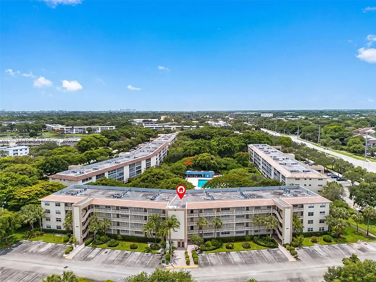 2401 Antigua Cir #E3 — Photo 19