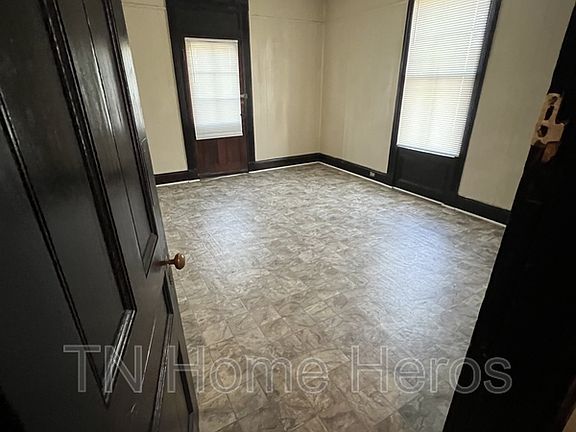 4th image of 2509 Parkview Ave #B-2