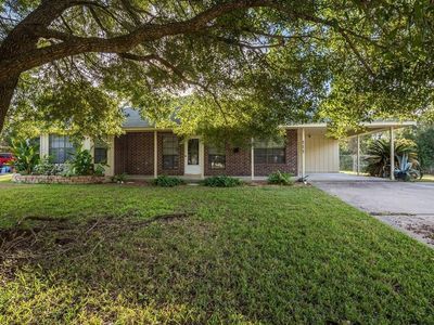111 Bayou Glen St, Hitchcock, TX, 77563