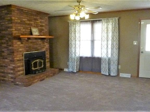3rd image of 307 Courchelle Dr