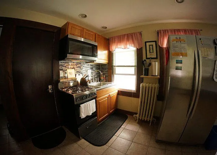 907 Genesee St — Photo 8