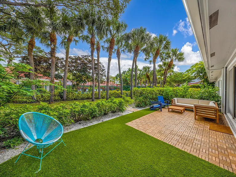 4117 W Palm Aire Dr #B2 — Photo 17