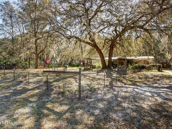 135 CHERRY Trail, Palatka, FL 32177