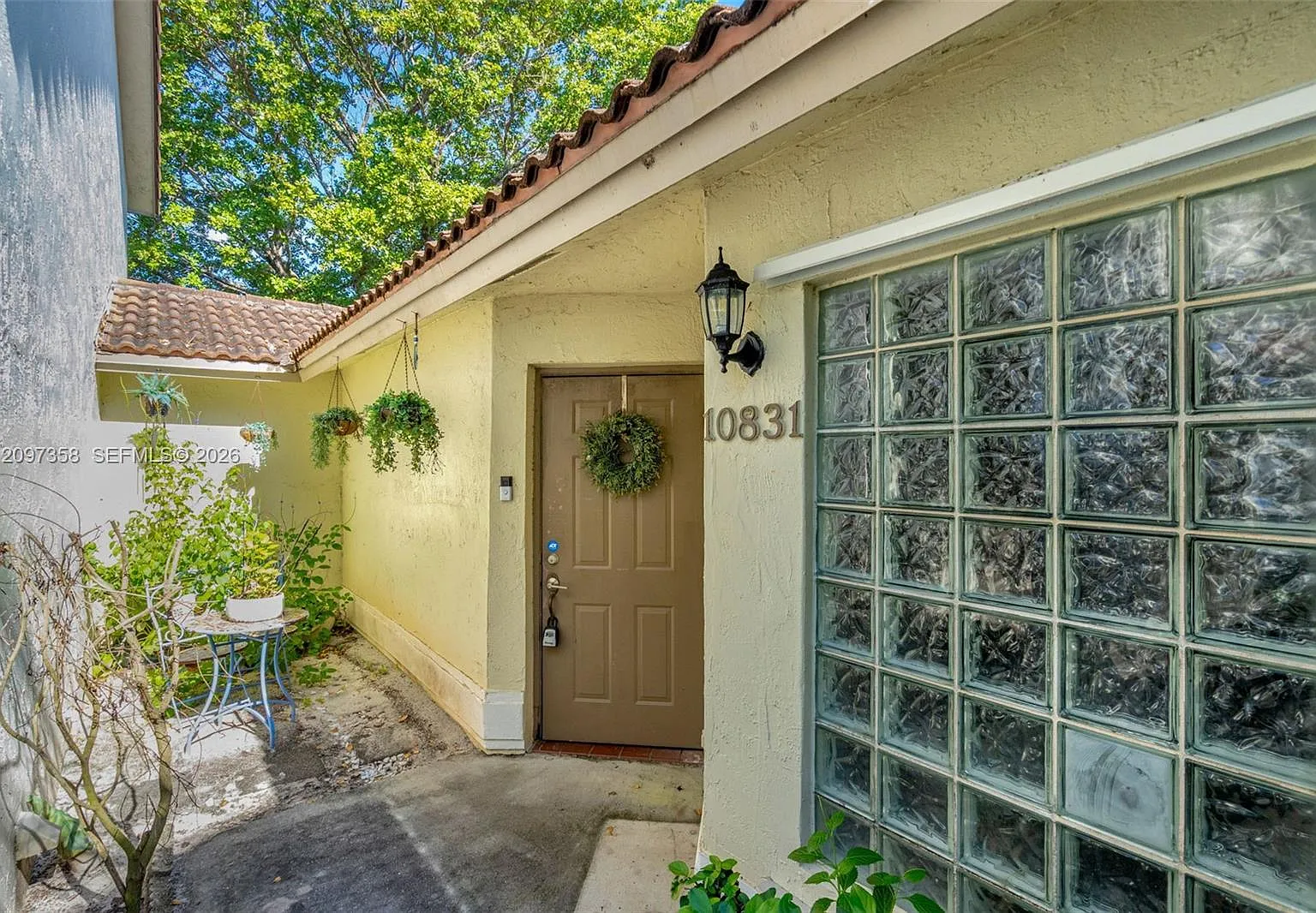 Pembroke Pointe — Photo 2