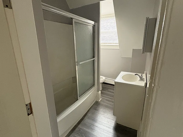 860 Park Ave #10 — Photo 2