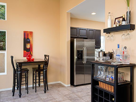 4th image of 842 Daybreak Pl