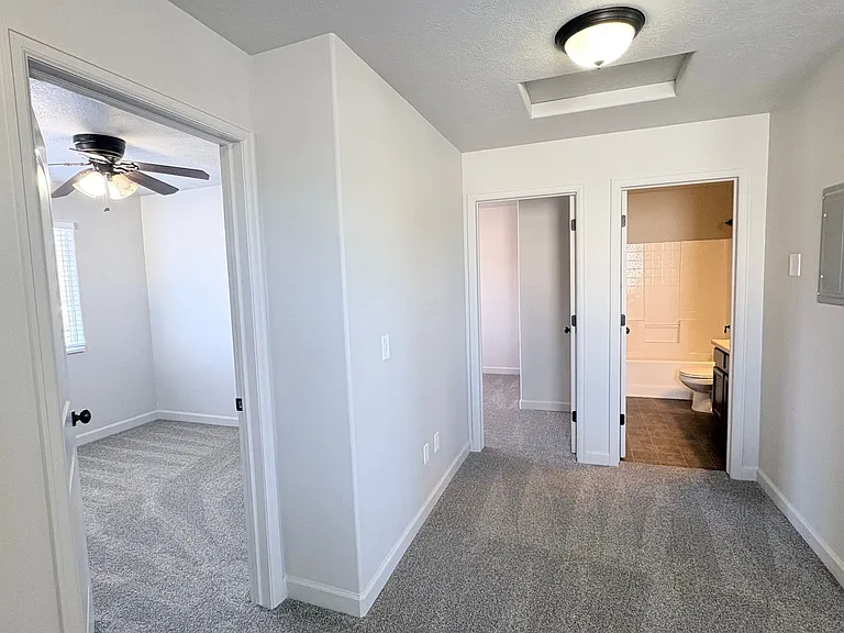 173 E Fiddlers Canyon Rd #1 — Photo 11