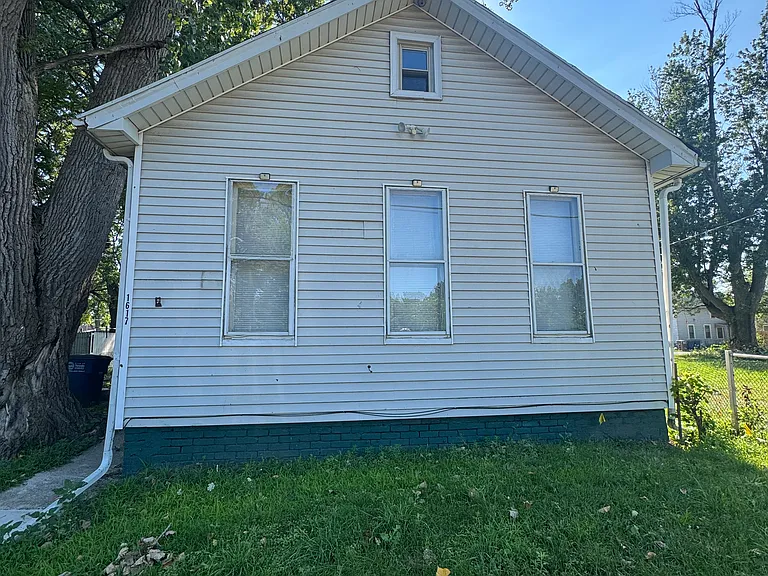1617 Mulberry St — Photo 1
