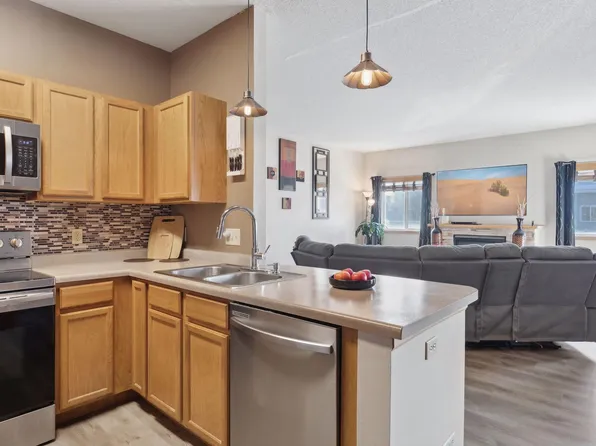 610 Woodduck Dr APT D, Woodbury, MN 55125