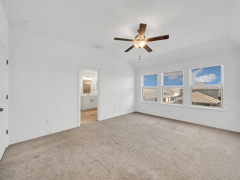 2050 Egret Ave — Photo 15