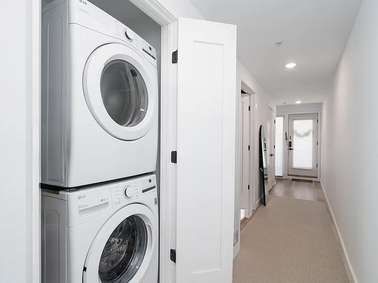 83 Waverly St #1 — Photo 17