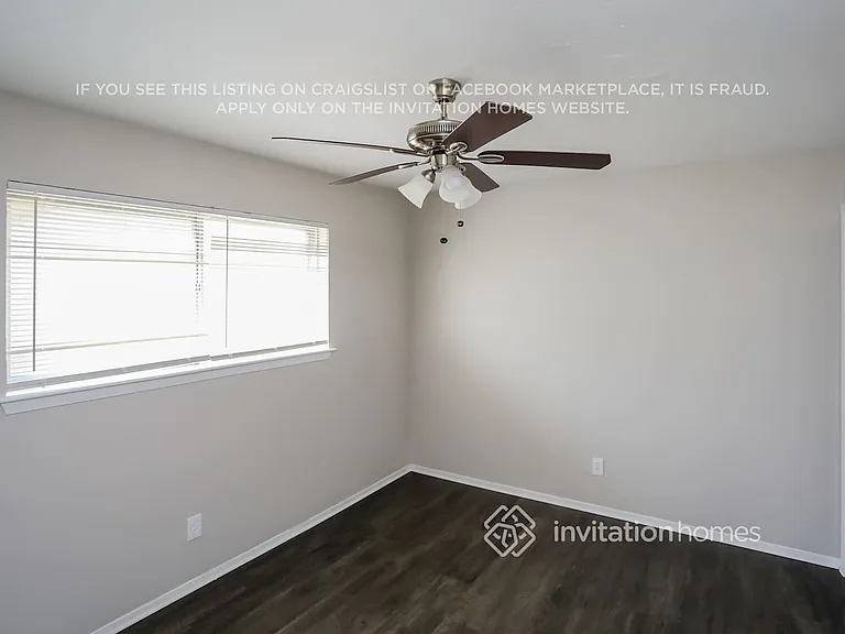 215 Adams St — Photo 7