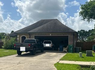 111 Shadowbrook Ln, Youngsville, LA 70592