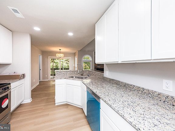 2nd image of 10307 Lexington Ct