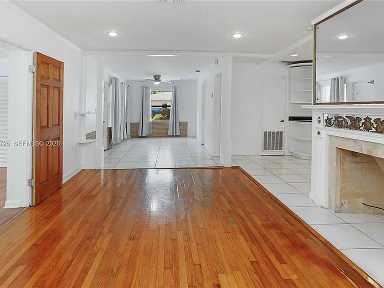 706 S 19th Ave — Photo 5