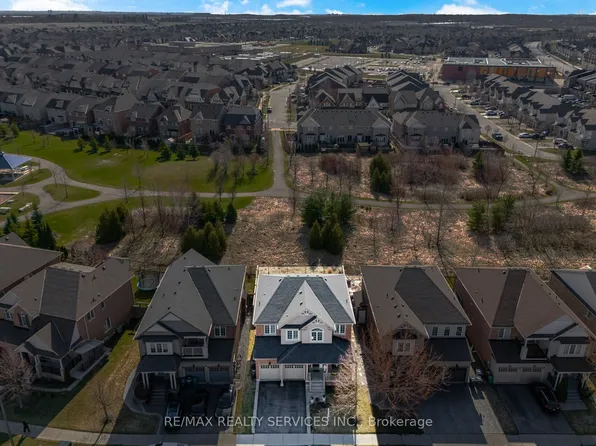 23 Twistleton St, Caledon, ON L7C 3V9
