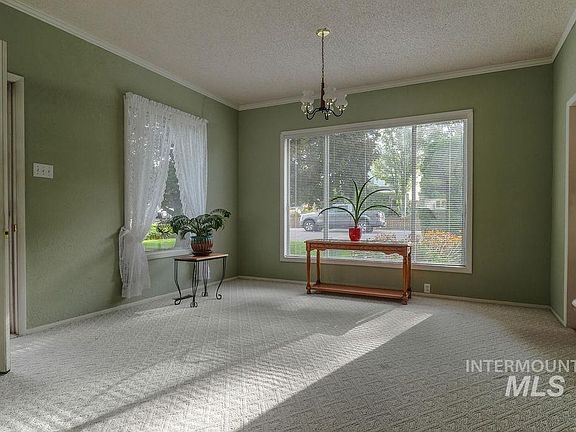 5th image of 421 E Ave E