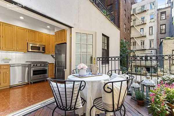 Rented by Sotheby's International Realty | media 17