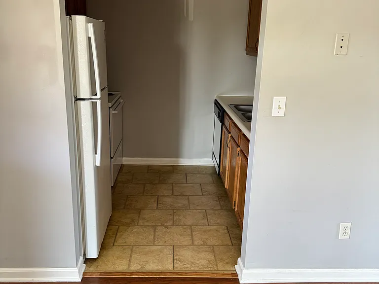 1518 Diuguid Dr #1518 — Photo 2