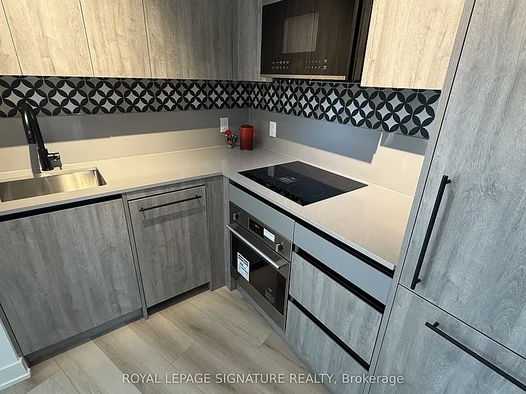 5 Lakeview Ave #203 — Photo 11
