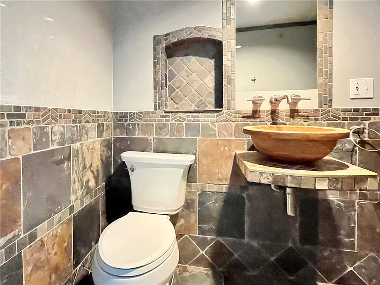 9 Harbour Ln — Photo 30