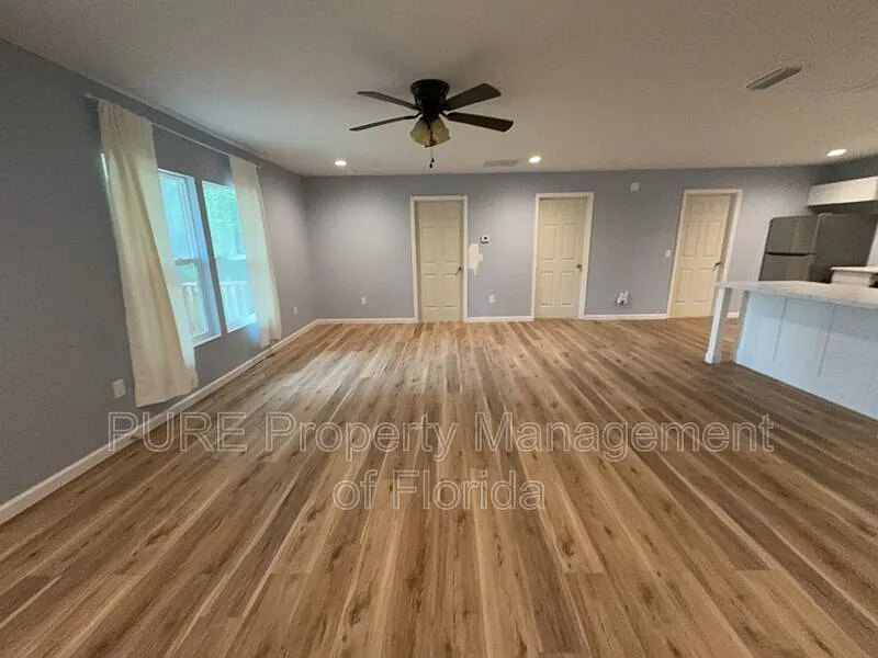3 bed, 2.0 bath, 1100 sqft, $1,999 — Photo 4