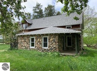 7115 W Old State Rd, Central Lake, MI 49622