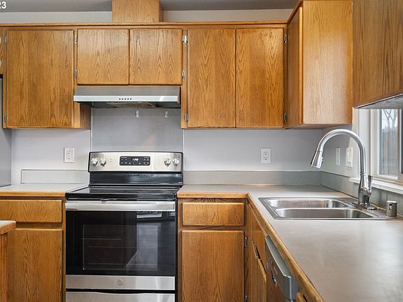 5th image of 9002 NE 137th Pl