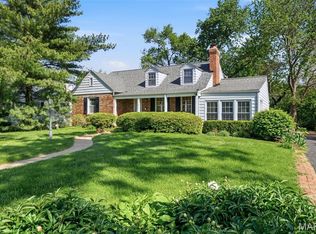 9 Berry Wood Dr, Saint Louis, MO 63122