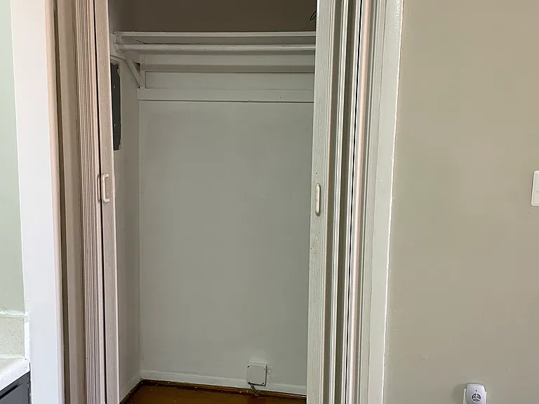 802 Cathedral St #5 — Photo 5