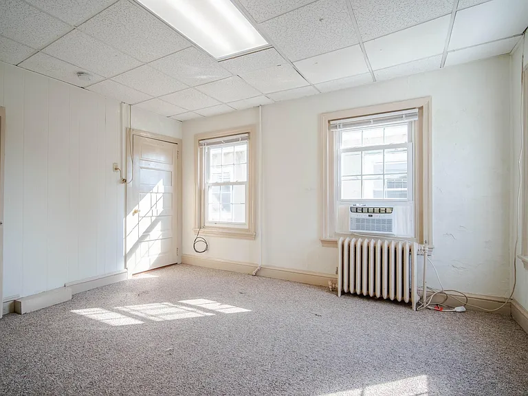 126 W Market St #4 — Photo 19