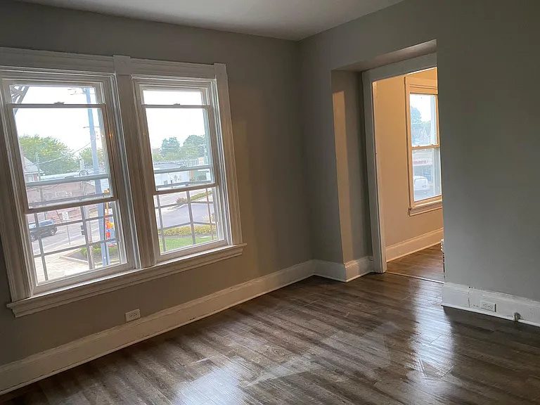 4326 Forest Ave — Photo 8