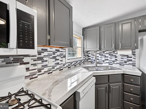 4th image of 126 Boxwood Rd #126
