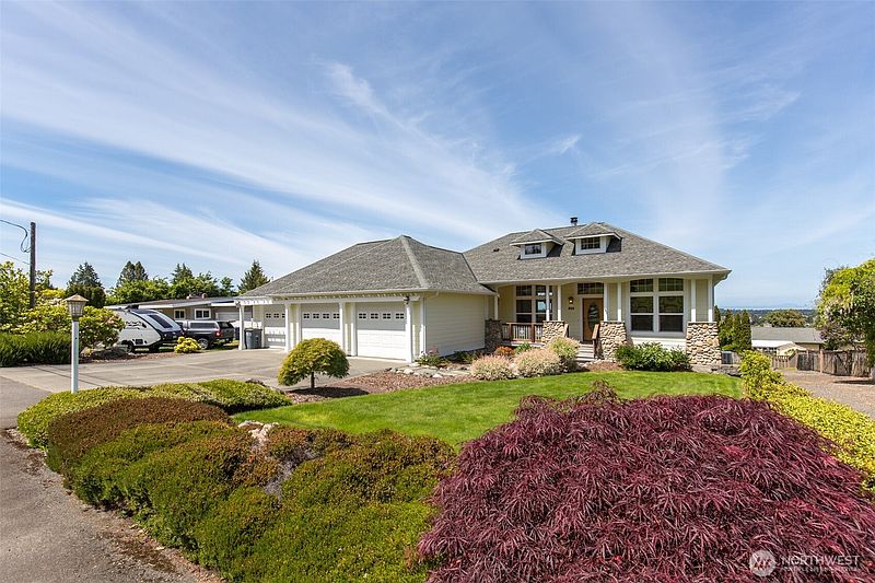 2nd image of 400 Reservoir Road
