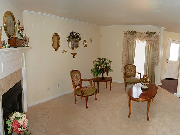 Immaculate Formal Living Room