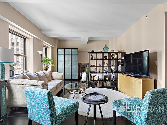 3rd image of 20 Pine St APT 2015