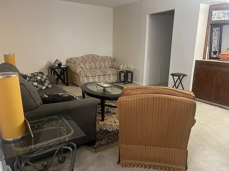 613 Center St — Photo 16