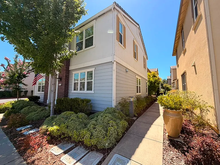 174 Colner Cir — Photo 2