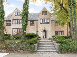 355 Lincoln Rd, Grosse Pointe, MI 48230