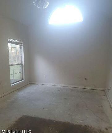 4th image of 2100 Bayou View Dr