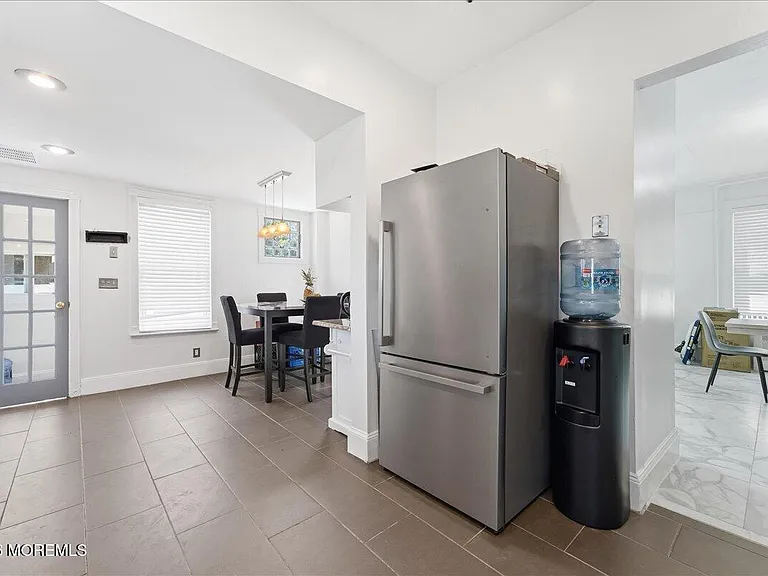 496 W Park Ave — Photo 6