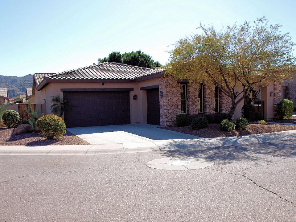 1st image of 1831 E Desert Ln