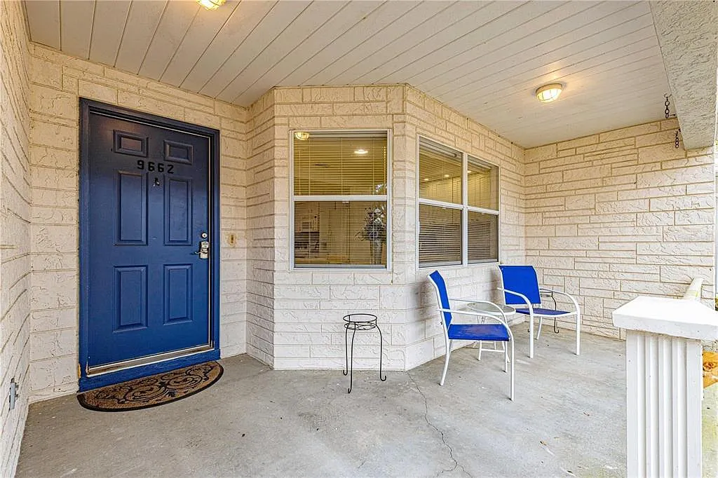 2 bed, 2.0 bath, 1412 sqft, $1,600 — Photo 4