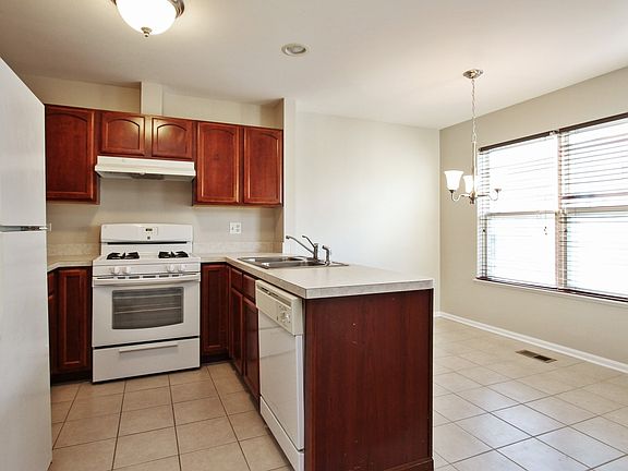 4th image of 34360 N White Clover Ct
