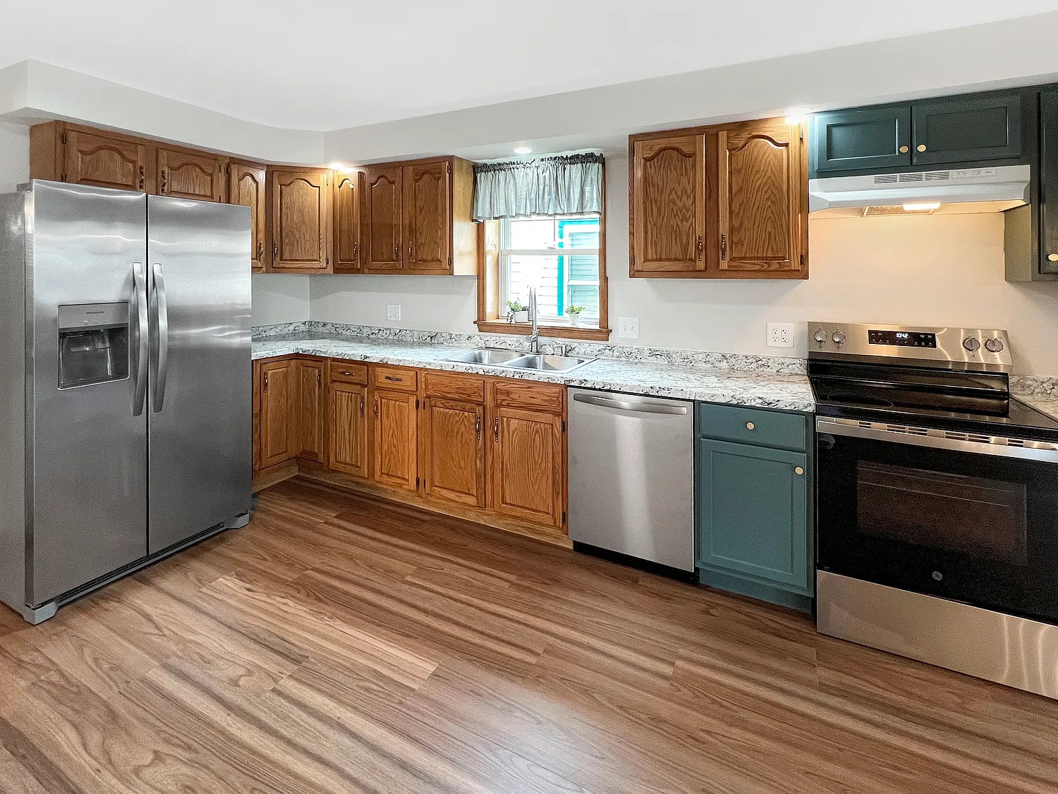 3 bed, 1320 sqft, $1,400 — Photo 3